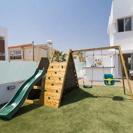 Lynn Boutique Beachfront *