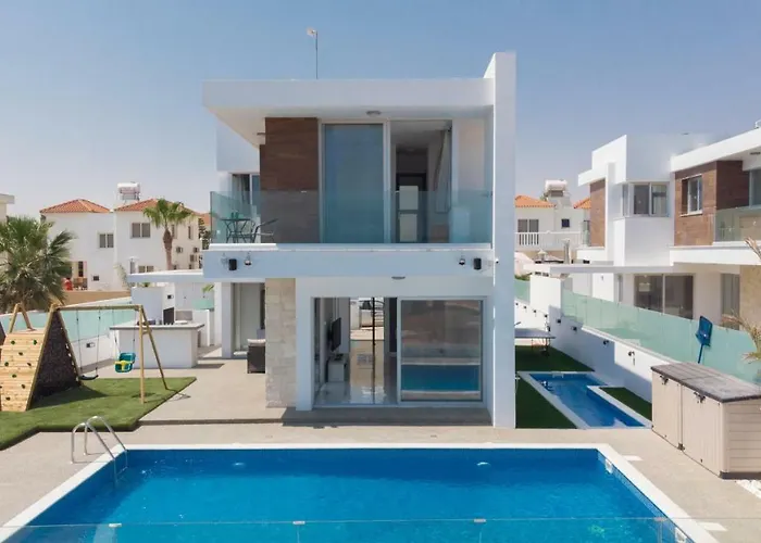 Lynn Boutique Beachfront * Ayia Napa