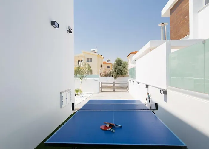 Lynn Boutique Beachfront * Ayia Napa