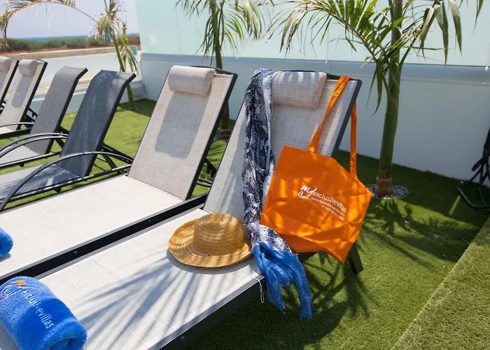 Lynn Boutique Beachfront *