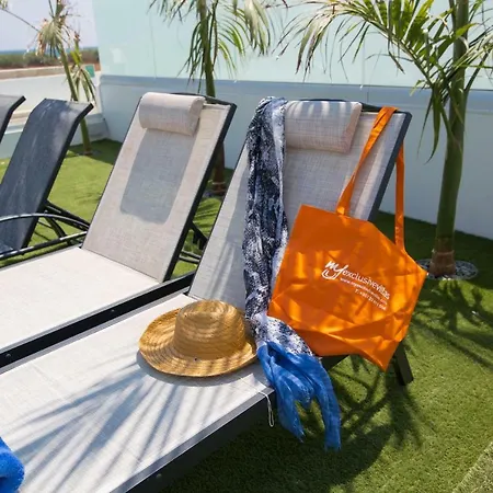 Lynn Boutique Beachfront *