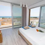 Lynn Boutique Beachfront *