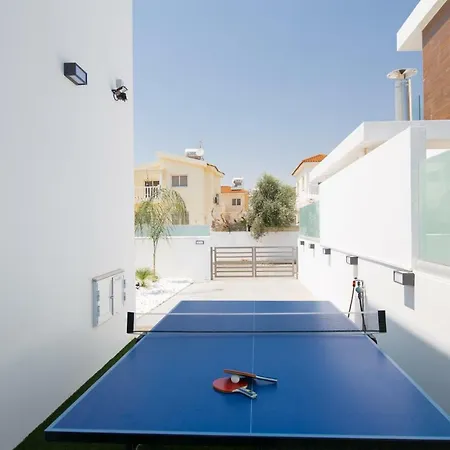 Lynn Boutique Beachfront * Ayia Napa