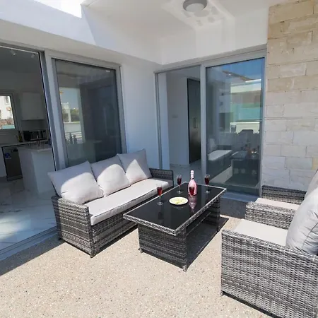 Lynn Boutique Beachfront Vakantiehuis