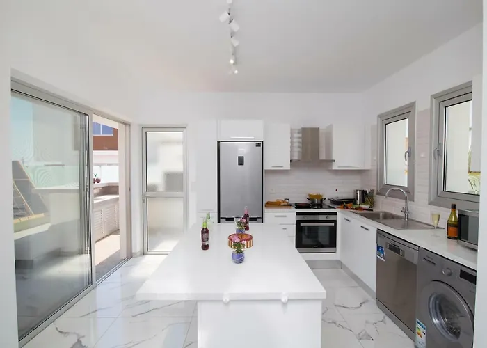 Lynn Boutique Beachfront 度假居 圣纳帕