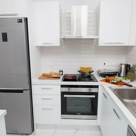 Lynn Boutique Beachfront * Ayia Napa