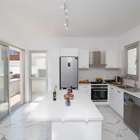 Lynn Boutique Beachfront Holiday home Ayia Napa