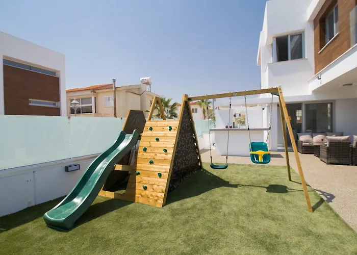 Lynn Boutique Beachfront *