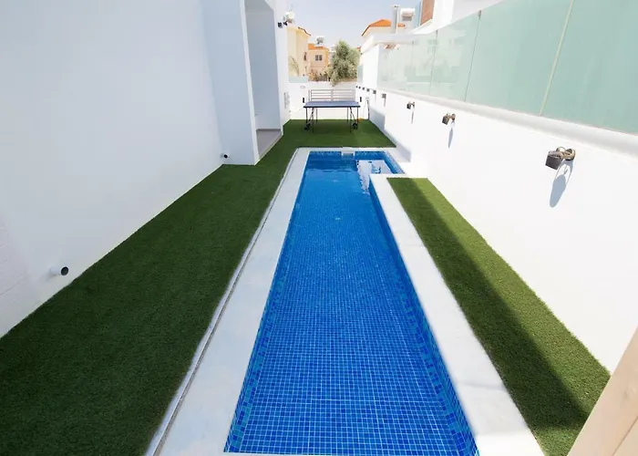 Lynn Boutique Beachfront Ajia Napa