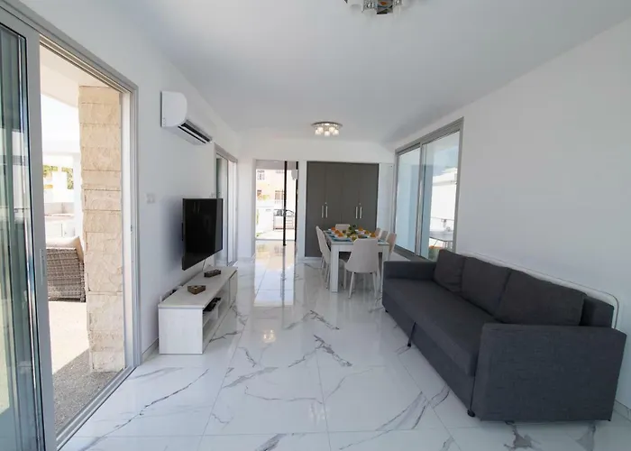 Lynn Boutique Beachfront Dom wakacyjny *