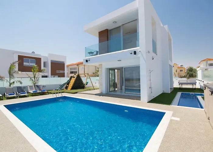 Lynn Boutique Beachfront *