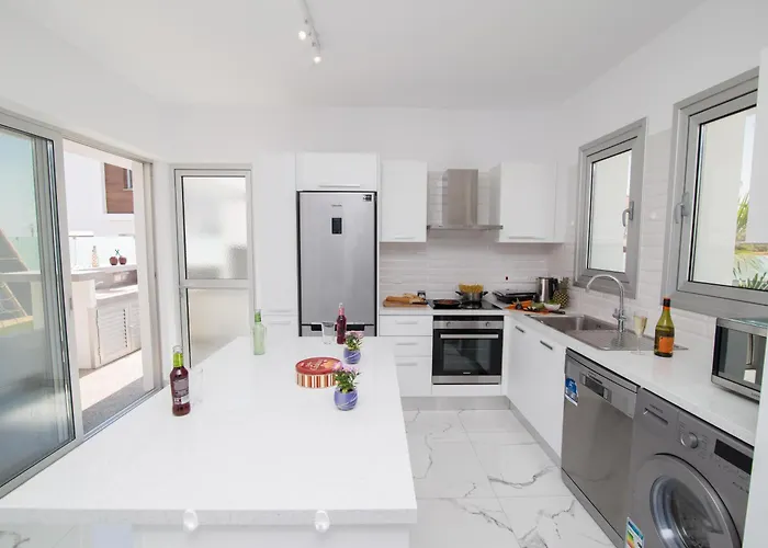 Lynn Boutique Beachfront Dom wakacyjny *