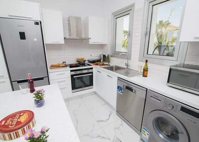 Lynn Boutique Beachfront